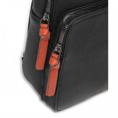 Braun Büffel Novara Sling bag 10″ grained cow leather black