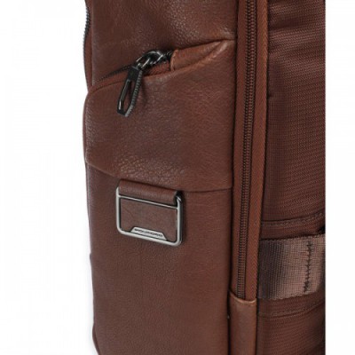 Piquadro S134 Backpack 14″ grained cow leather brown